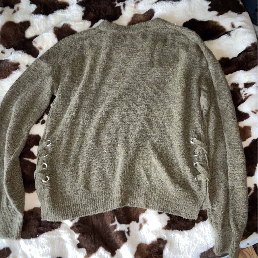 Sweater - Picture 3 of 3